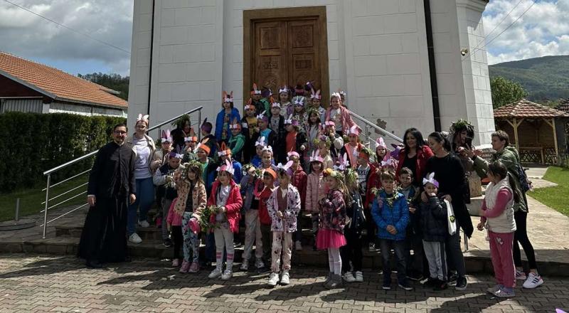 Предшколци посетили храм Преноса моштију Светог Николаја у Бабушници
